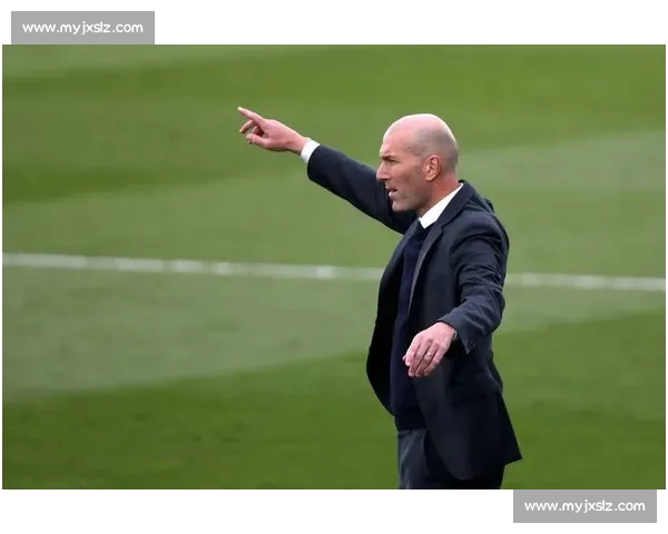 费内巴切 24 小时定新帅：齐达内与泰尔齐奇的豪门抉择